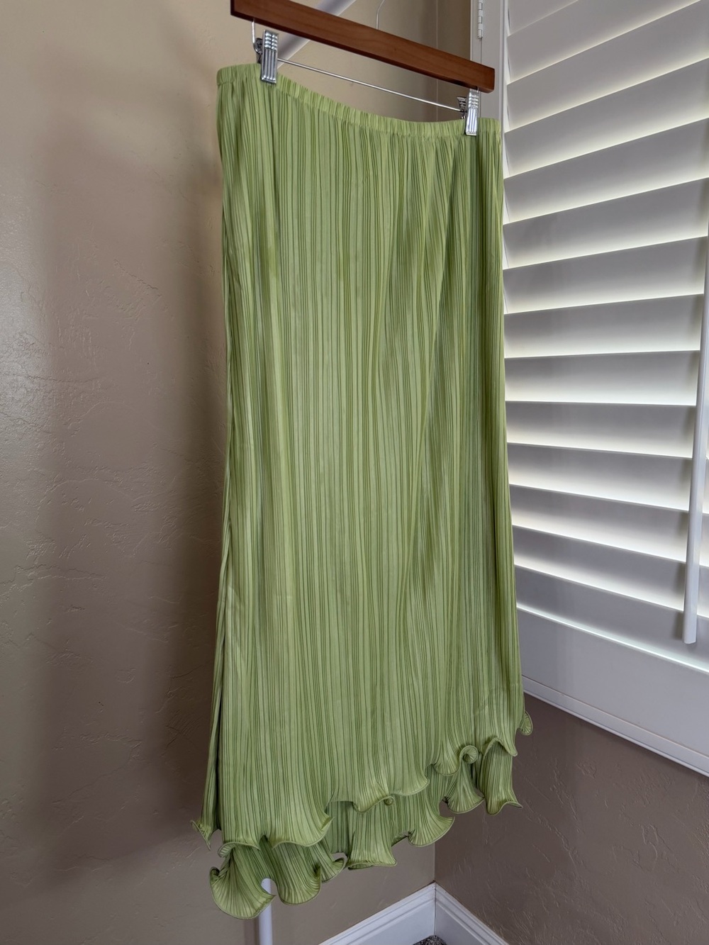 Commense Pistachio Green Pleated Ruffle Cami Midi Skirt Set XL NWT - Picture 6 of 11